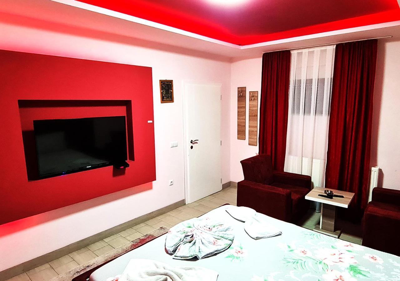 Motel Villa Star Gjilan Exteriör bild
